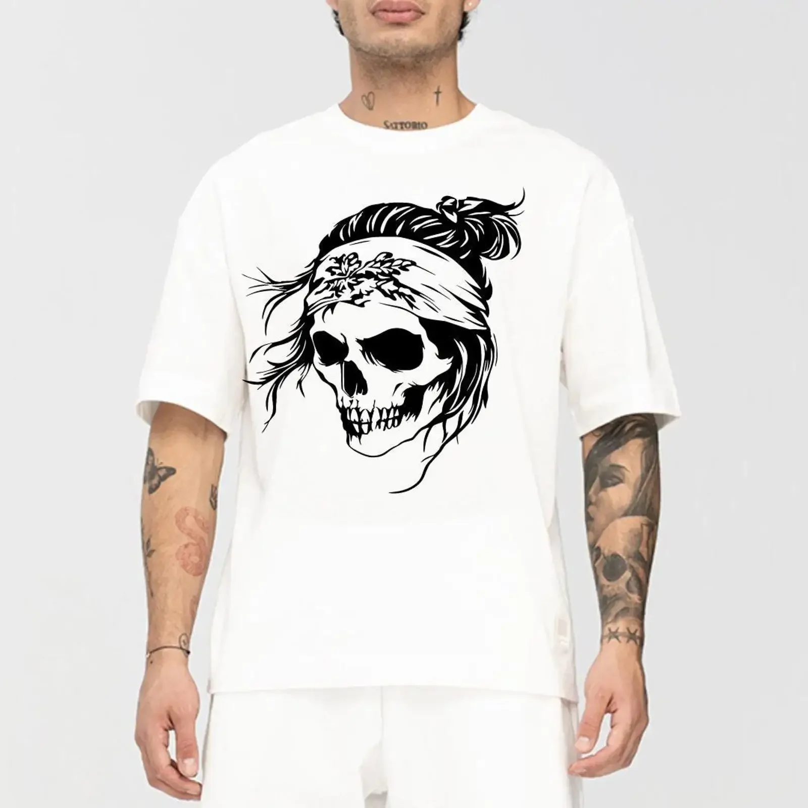 Design con stampa frontale per t-shirt vintage, lavata, versatile, streetwear, top per uso quotidiano, grafica elasticizzata, elegante, unisex.