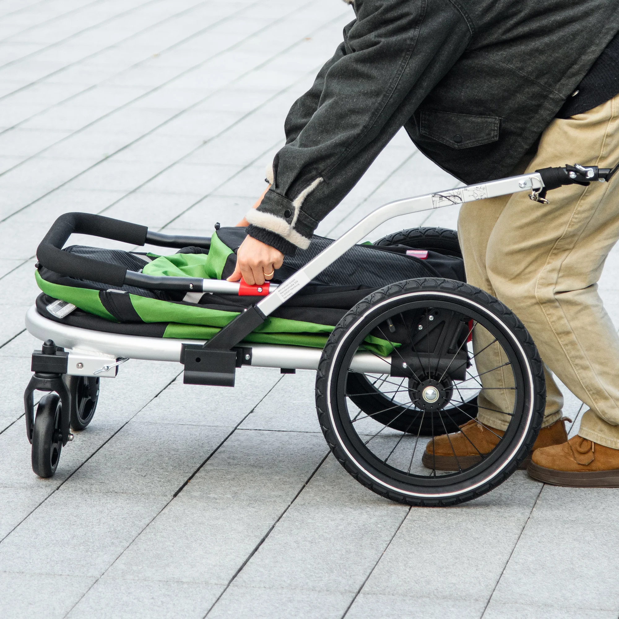 Rimorchio e Passeggino per Bicicletta per Bambini, 2-in-1 Pieghevole con Bandiera di Sicurezza, Riflettori, Finestrini in Rete, Pavimento Antiscivolo, Porta con Cerniera, Maniglia…