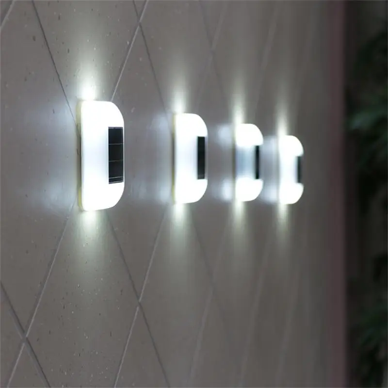 Lampioni Solari LED Impermeabili con Sensore di Movimento per Esterni, Luci a Energia Solare per Patio, Giardino e Balcone