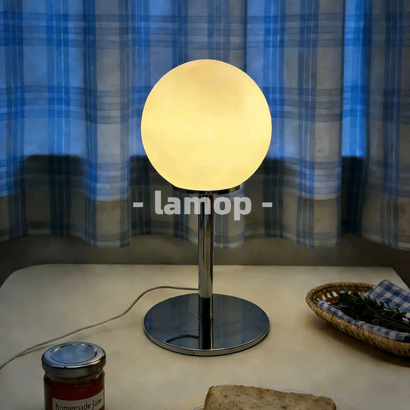 Lampada da Tavolo a Globo Cromato Bianco Latte con Asta Sottile, Luce Soffusa a 3 Tonalità, Lampada Decorativa da Scrivania per Lettura