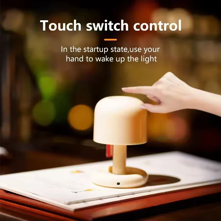 Mini Lampada da Tavolo LED Creativa a Forma di Fungo, Ricaricabile USB, Luce Notturna per Camera da Letto, Caffetteria, Bar, Lampada Decorativa per Atmosfera