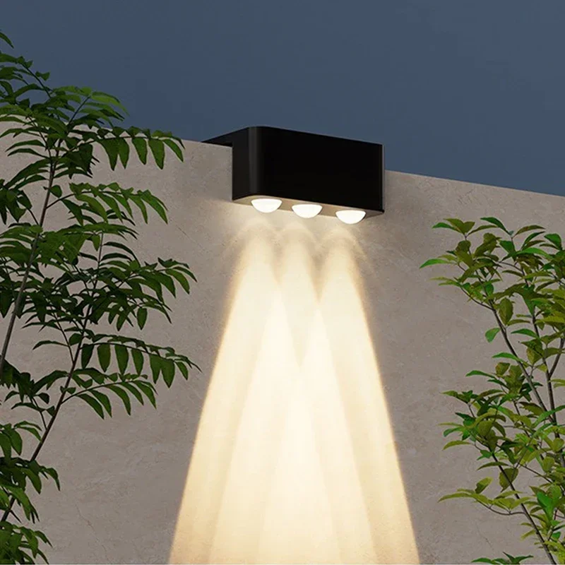 1/2/4PCS Luci da parete solari Illuminazione da giardino impermeabile per esterni per recinzione da cortile Decorazione del percorso delle scale Luci solari esterne