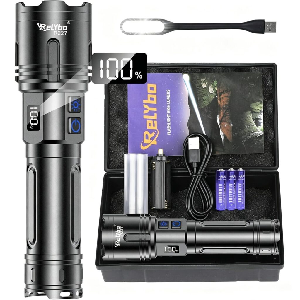 Relybo Torcia LED Potente Professionale 1,000,000 Lumens Ricaricabile USB C | Torcia Potente 30W 2 Interruttori, Infinitamente Dimmerabile XHM90.2 Chip, IPX6 Flashlight Per Campeg…