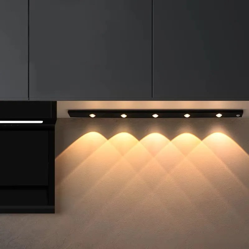 Luci LED Ultra Sottili per Sotto Armadio con Sensore di Movimento, Luce Notturna Wireless a 3 Colori Dimmerabile per Cucina, Camera da Letto, Guardaroba