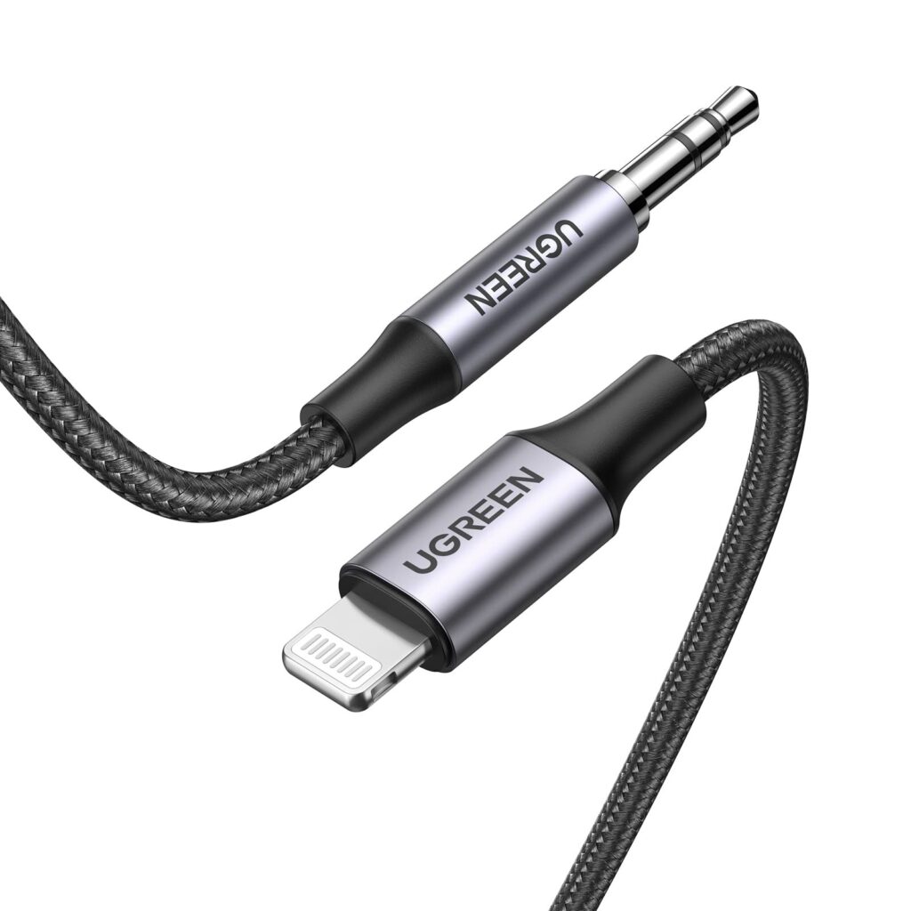 UGREEN Cavo Aux per Certificato MFi Cable Macchina (1M) | per Auto Adattatore Lightning Jack 3.5mm di Nylon Compatible con iPhone 14 Pro Max 13 12 11 XS