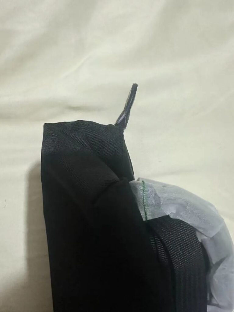 Elegante borsa a tracolla in nylon Y2k di grande capacità, leggera e impermeabile, unisex per uso quotidiano.